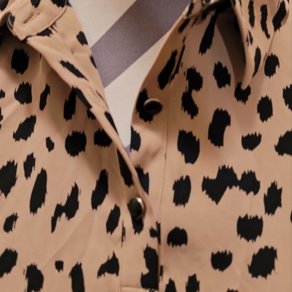 NWOT Chico animal print top sz small. - Picture 3 of 10